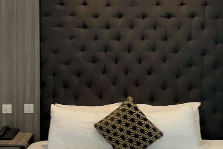 Room 65 of 288