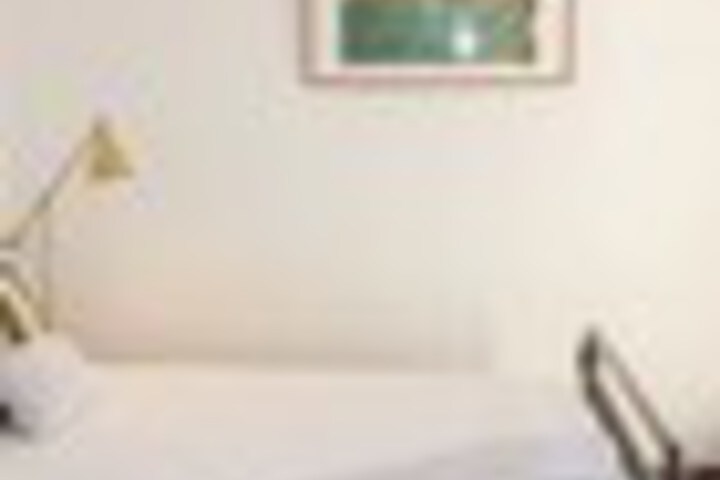 Room 107 of 192