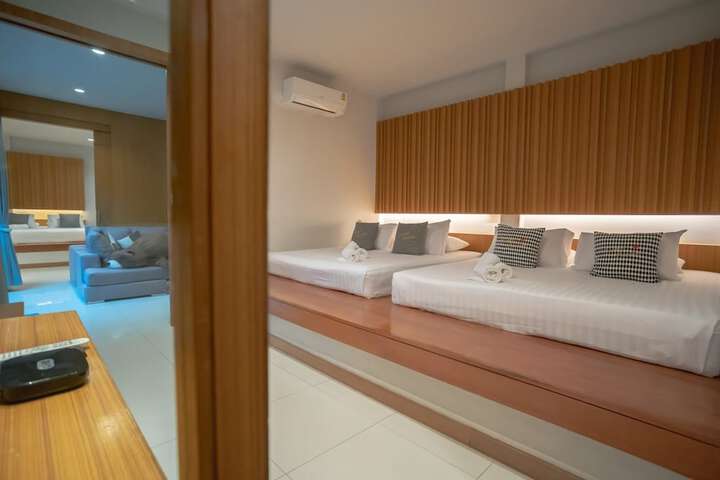 Room 85 of 194