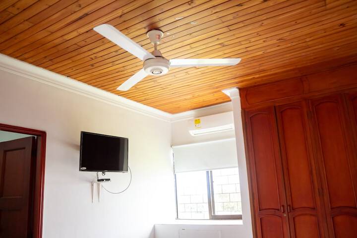 Room 9 of 20