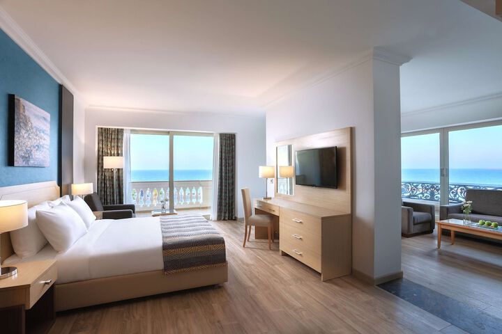 Room 4 of 35