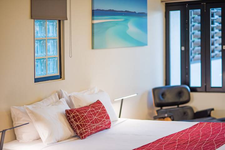 Room 6 of 27