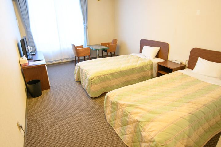 Room 9 of 19