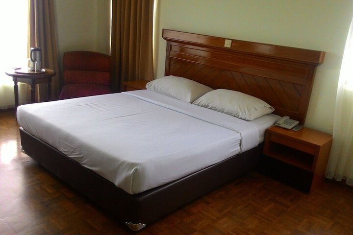 Room 4 of 26