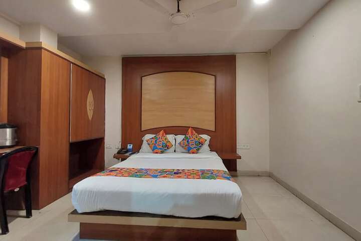 Room 14 of 28