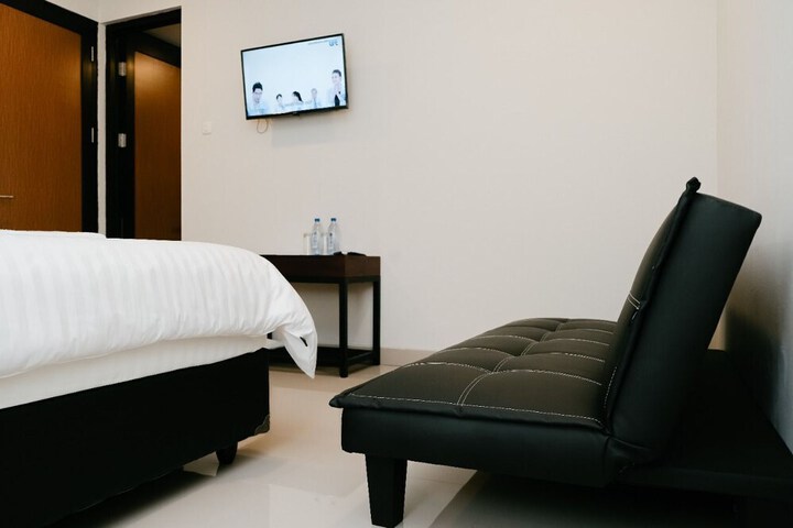 Room 7 of 19
