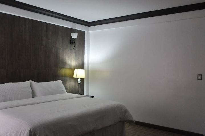 Room 5 of 44