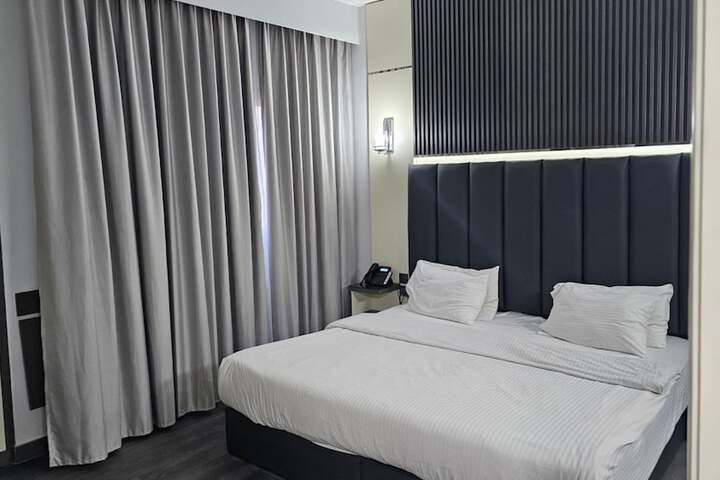 Room 14 of 73