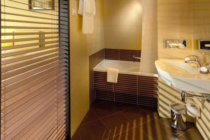 Clean Restrooms