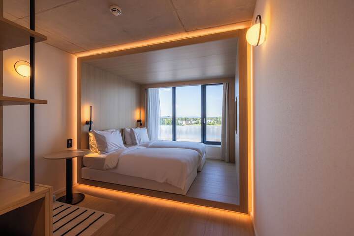 Room 19 of 58
