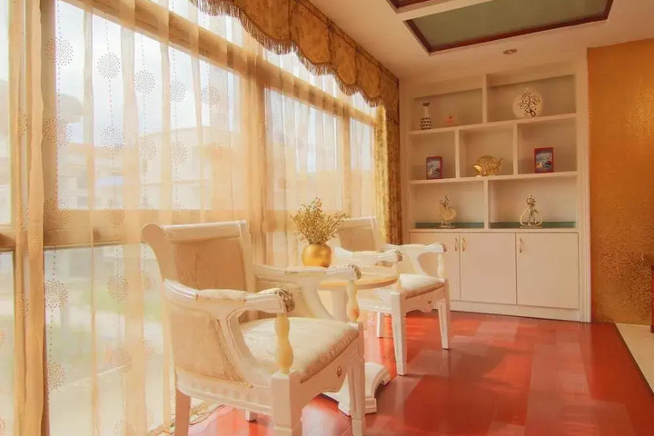 Room 3 of 17