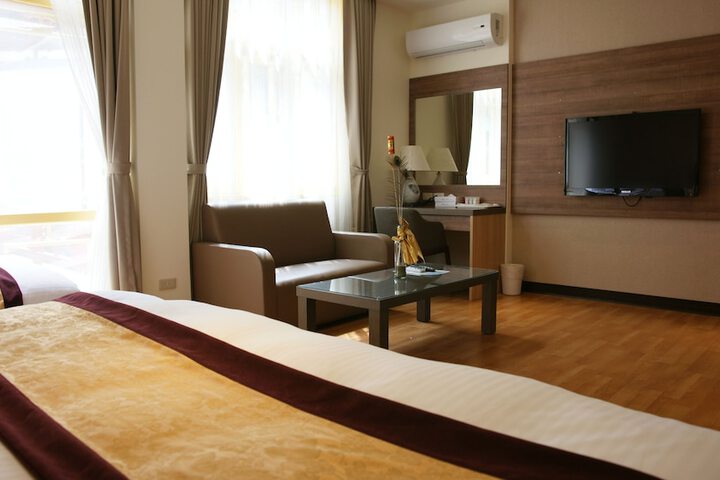 Room 12 of 37