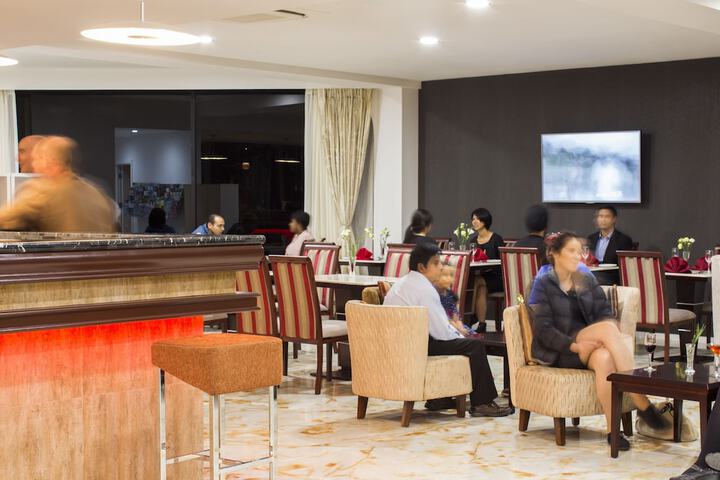 Lounge 57 of 67