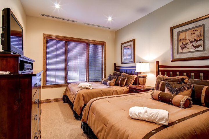 Room 10 of 209