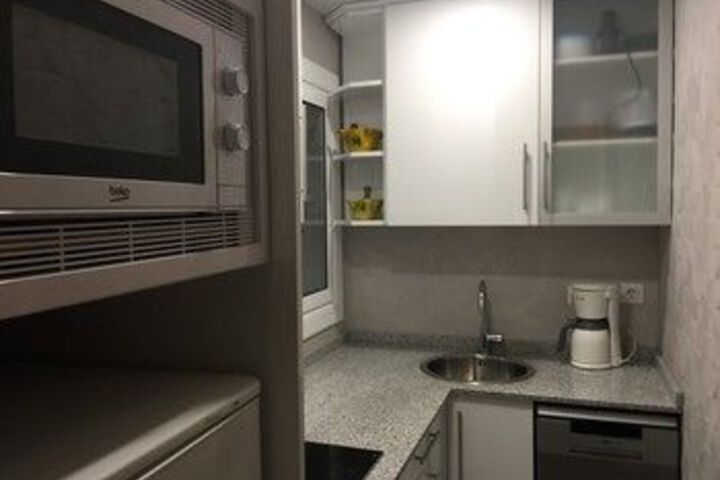 Room 8 of 10