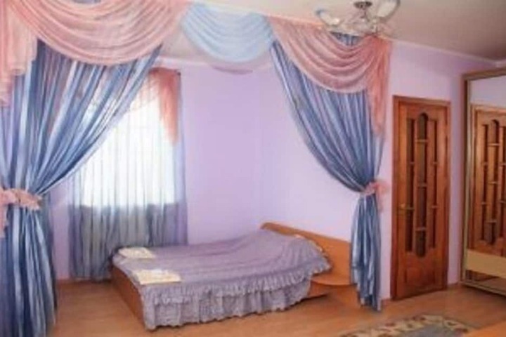 Room 12 of 20