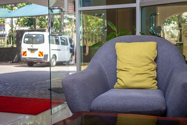 Lounge 29 of 32