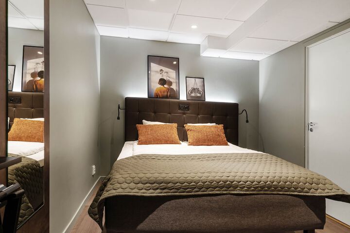 Room 42 of 115