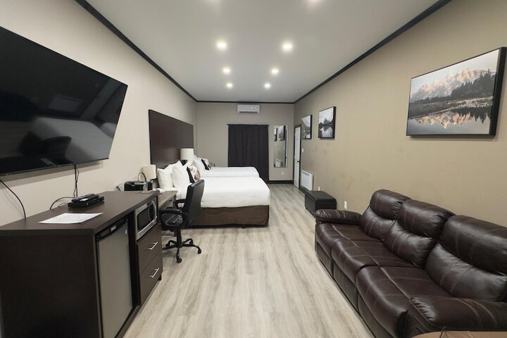 Room 66 of 165