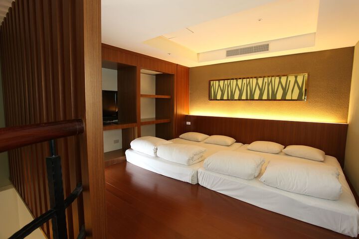 Room 5 of 56