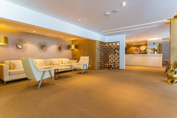 Hotel Interior 4 of 155