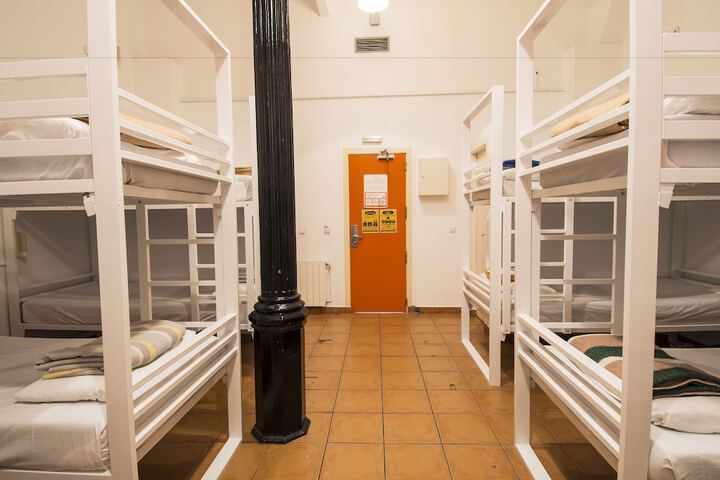 Room 9 of 65