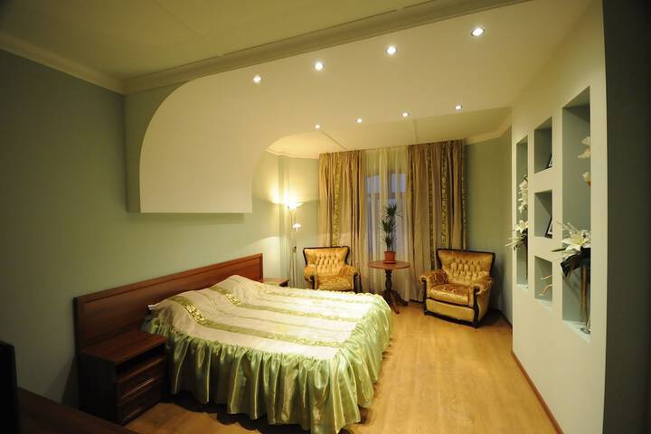 Room 5 of 40
