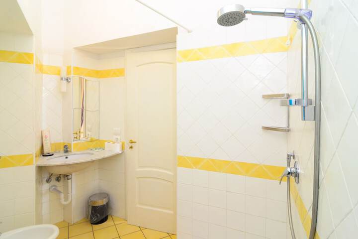 Room 13 of 39