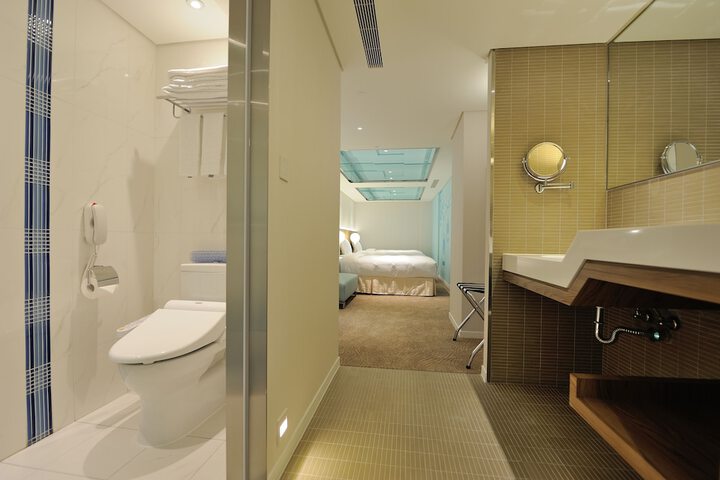 Room 133 of 171