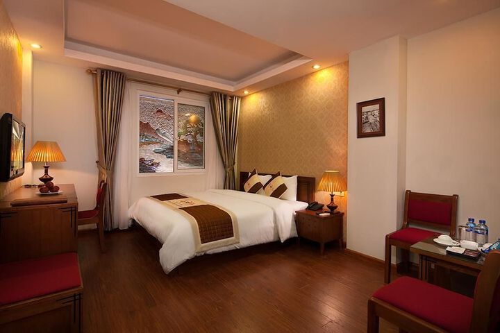 Room 43 of 83