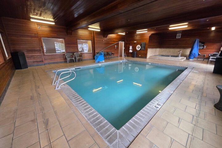 Hotel with Pool