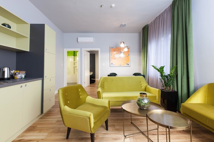Room 32 of 55