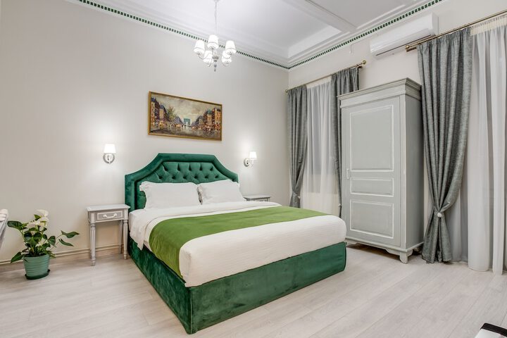 Room 2 of 66