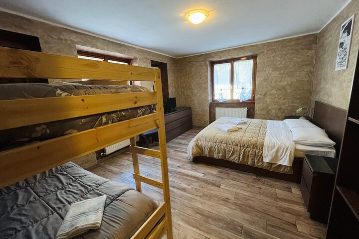 Room 15 of 35