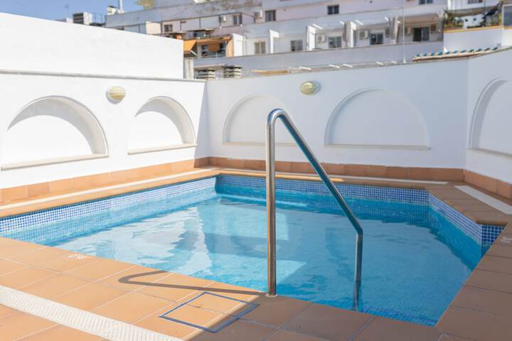 Hotel with Pool