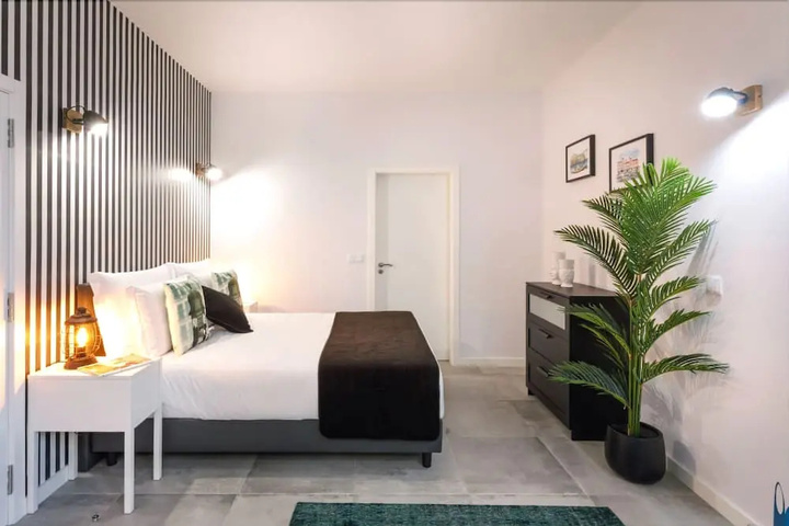 Room 6 of 26