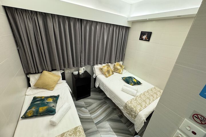 Room 153 of 195