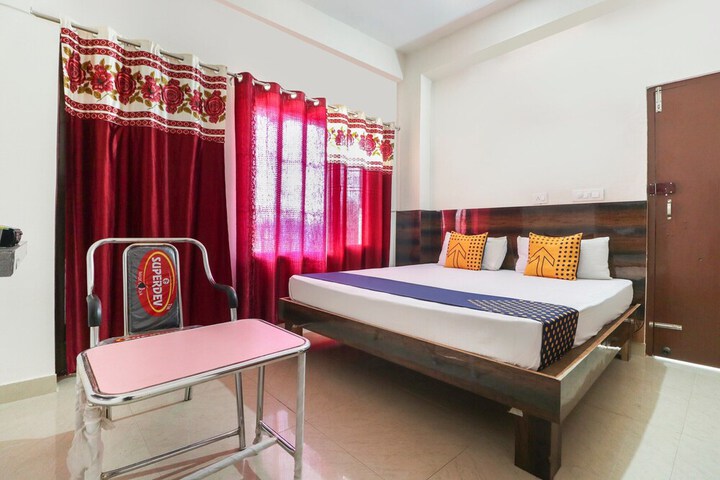 Room 10 of 29
