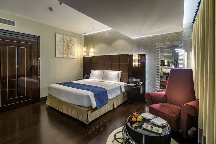 Room 6 of 35