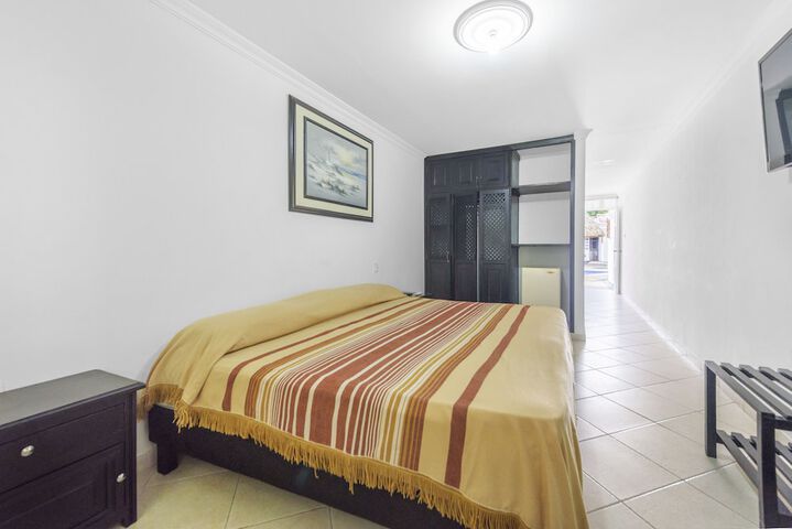 Room 8 of 63