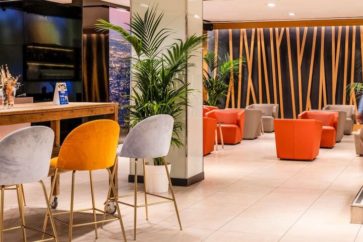 Lounge 129 of 206