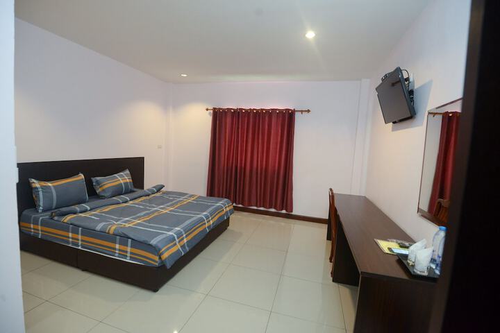 Room 3 of 27
