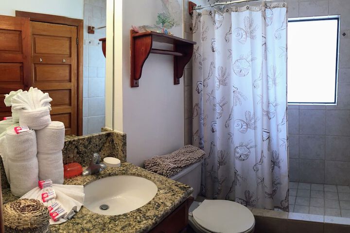 Room 28 of 35