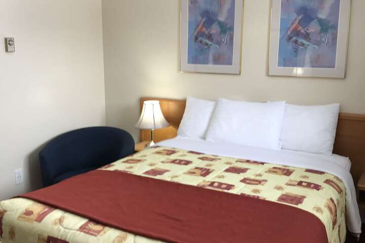 Room 8 of 41