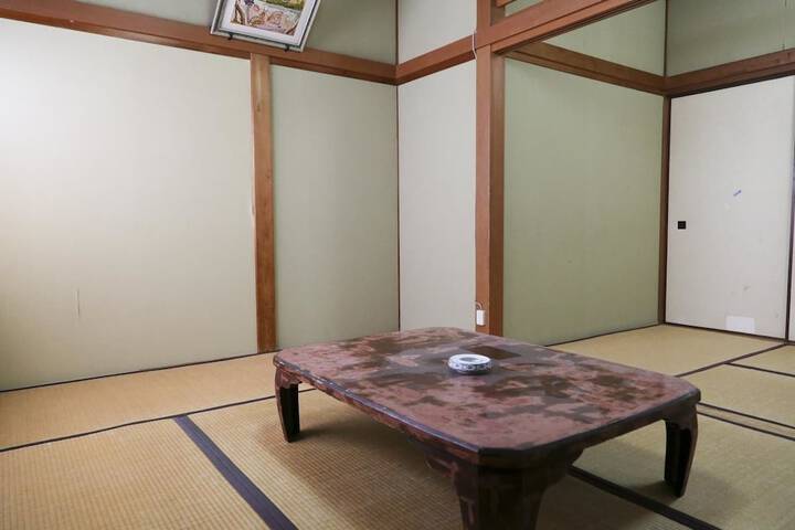 Room 14 of 40