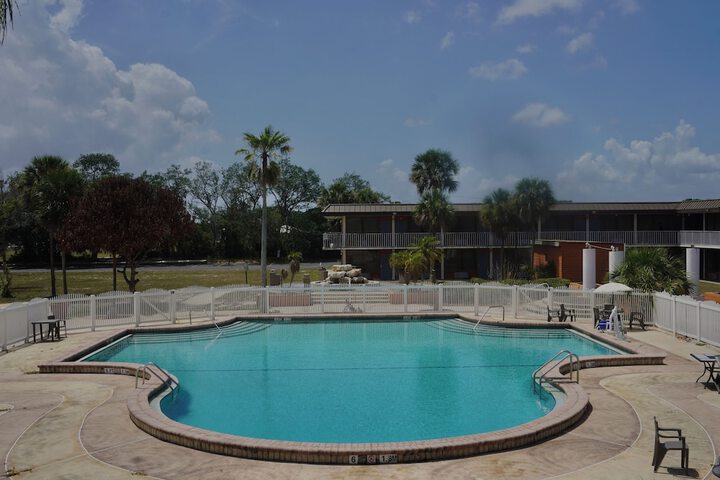 Hotel Pool