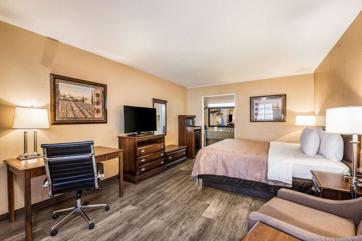 Room 21 of 38
