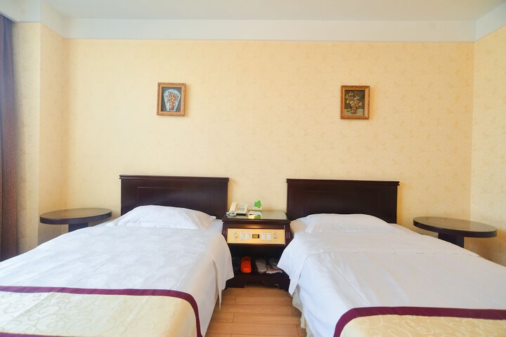 Room 16 of 36