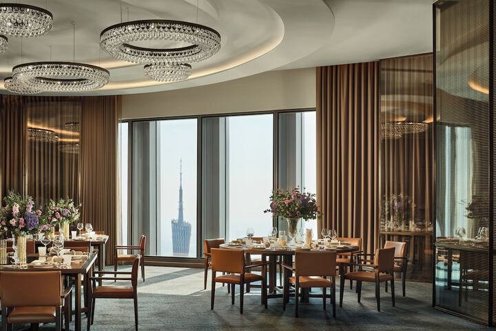 Ballroom/Hall 116 of 154