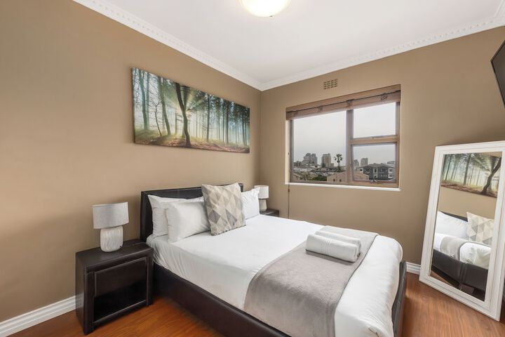 Room 4 of 17